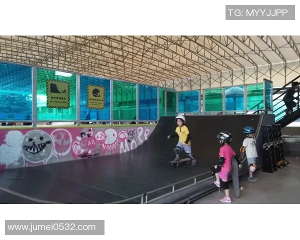 滑板之旅：深入南京滑板队的耐力与激情探索